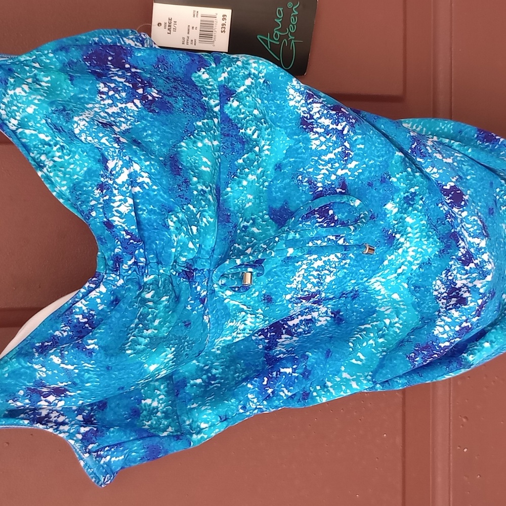 Bathing Suit - Picture 2 of 4